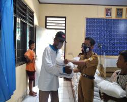 Pembagian Beras Di Kelurahan Muara ciu