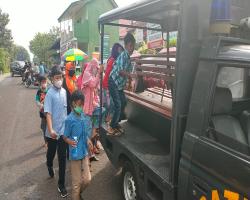 Polsek Pengadegan Antar Jemput Siswa I