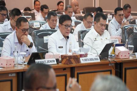 KOMISI XIII DPR DUKUNG PEMBERIAN T