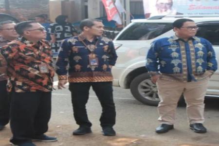 PLT KEPALA DINAS KOPRASI DAN UKM L