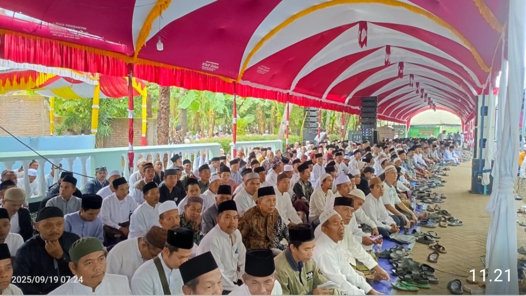 Maulid Akbar di Masjid Jami' Al Makmur Sinanggul Jepara, Hadir Puluhan Ribu Jama'ah 