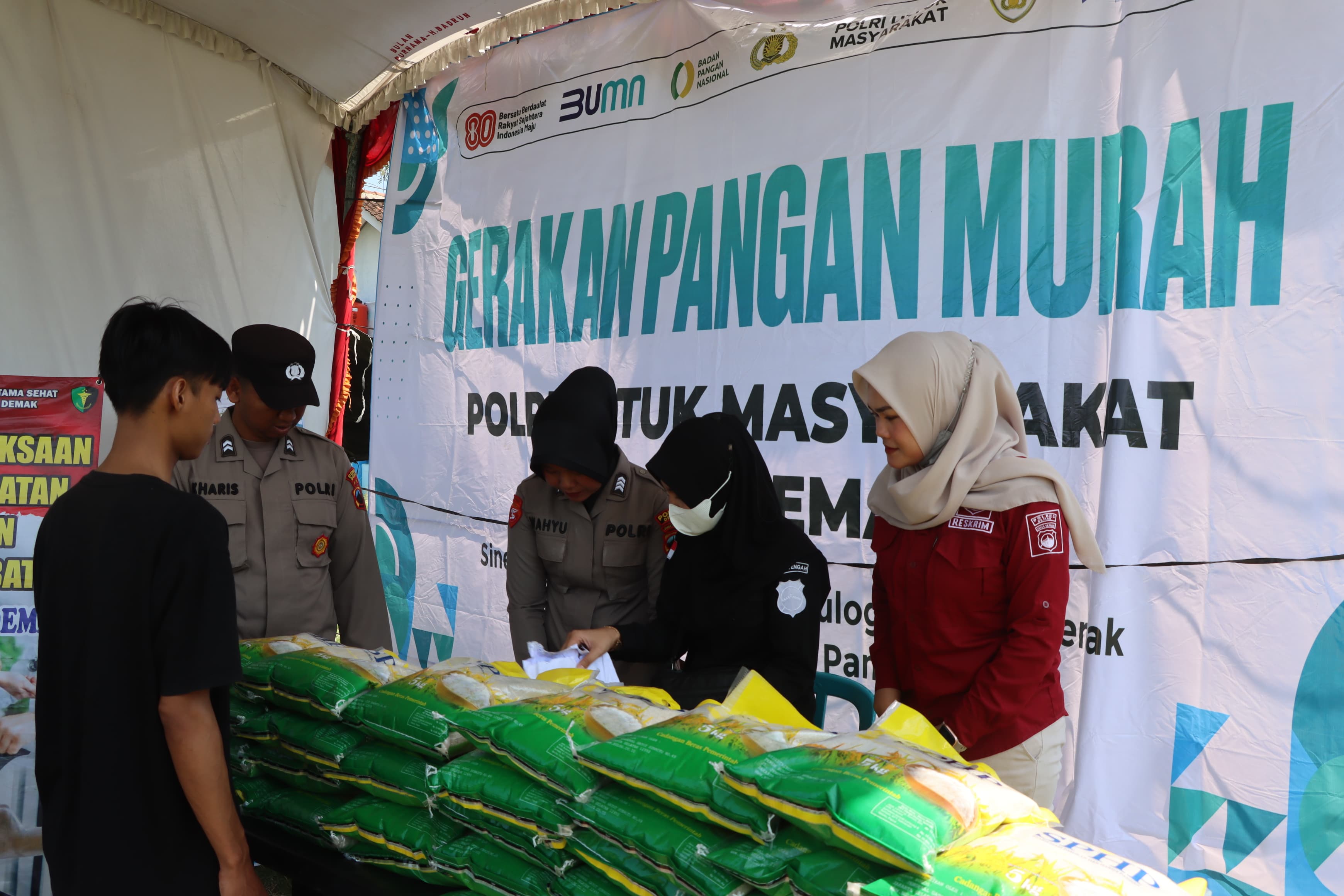 Polres Demak Dukung Swasembada Pangan Nasional Lewat Penanaman Jagung dan Aksi Sosia
